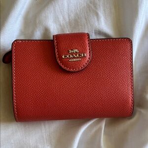 Coach Corner Zip Leather Wallet